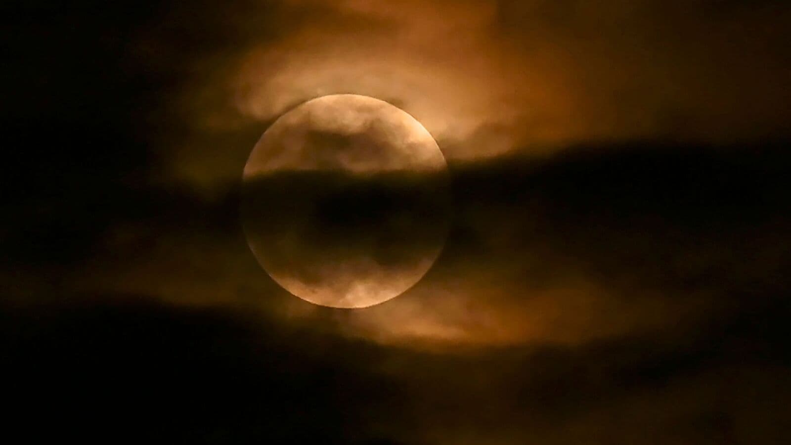 Blood Moon 2025: Total Lunar Eclipse Captivates Madurai